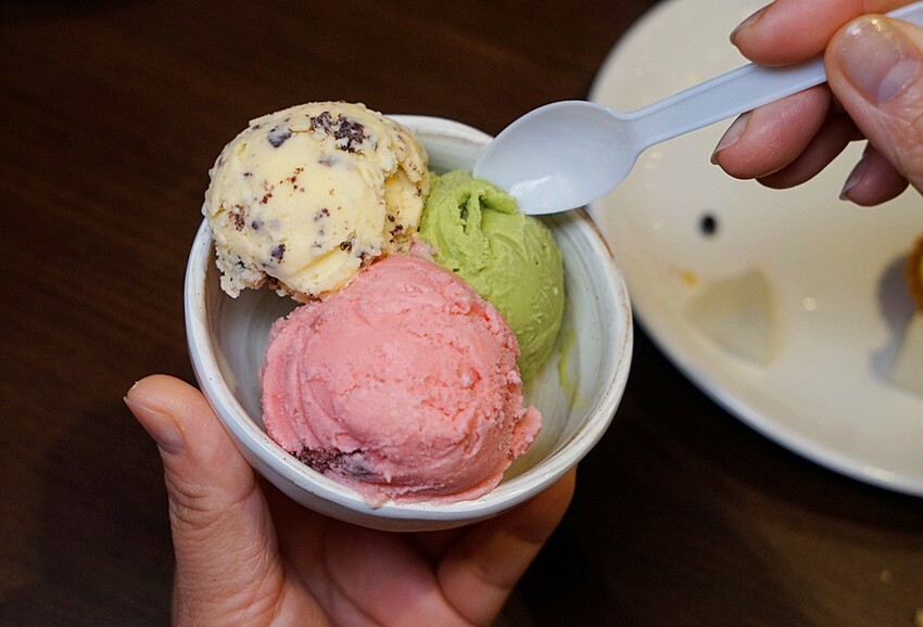 台中超狂單點式港式料理吃到飽！！加碼自助熱鍋區、港式熱炒、粥品等高達60道以上料理任你無限吃~~