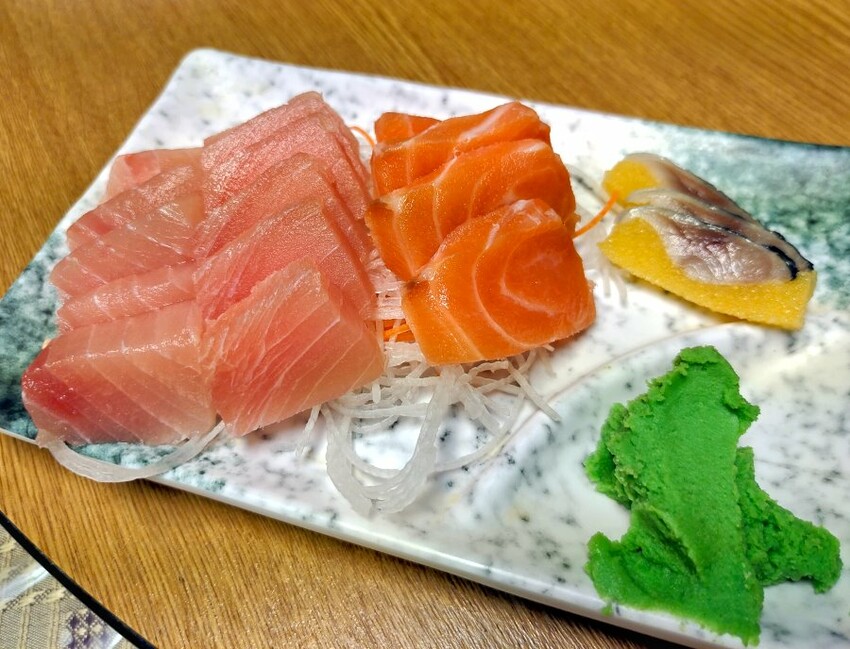 【屏東車城】東洸海鮮(東洸海產店)．在地人多到滿出來的海產店!