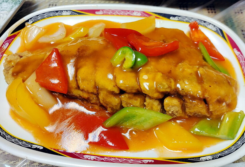 【屏東車城】東洸海鮮(東洸海產店)．在地人多到滿出來的海產店!