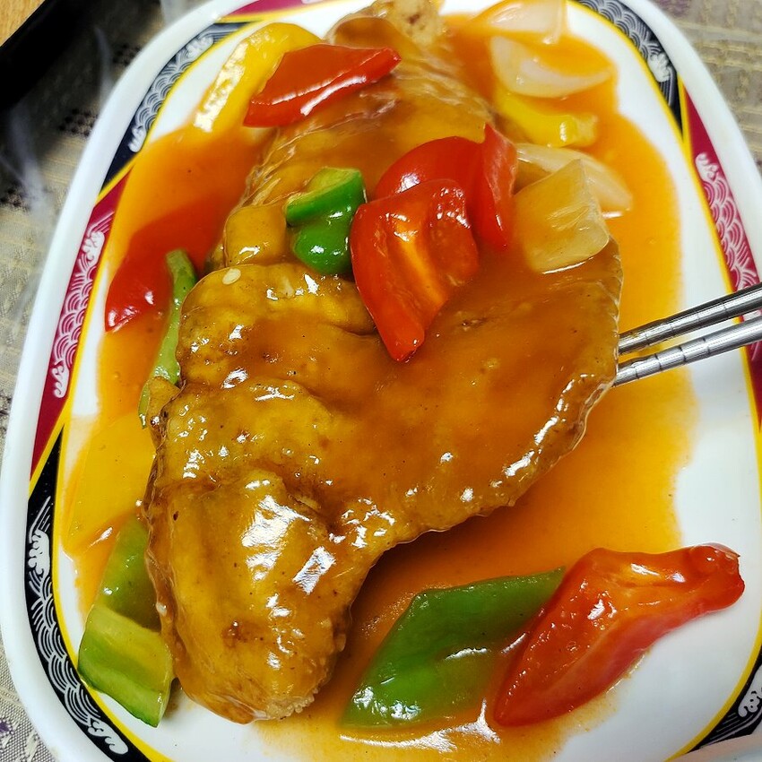 【屏東車城】東洸海鮮(東洸海產店)．在地人多到滿出來的海產店!