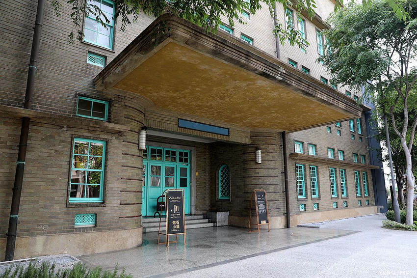 嘉義市西區安蘭居旅店|180度超廣視野俯瞰嘉義市景(嘉義火車站高CP值青年旅館住宿推薦)