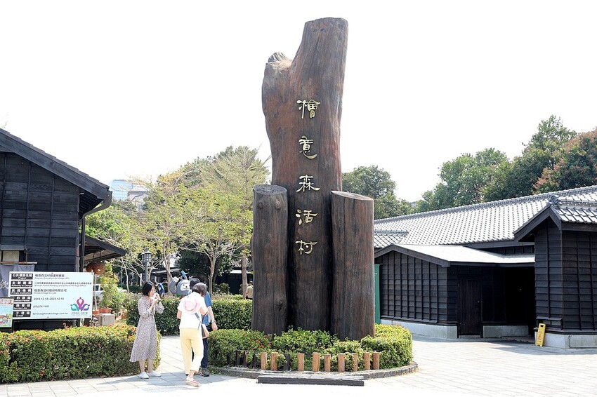 嘉義市西區安蘭居旅店|180度超廣視野俯瞰嘉義市景(嘉義火車站高CP值青年旅館住宿推薦)