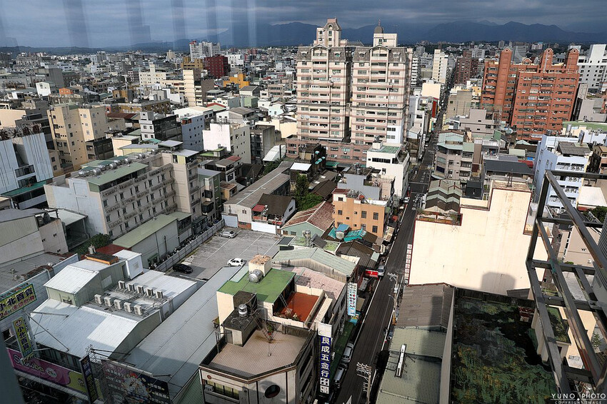 嘉義市西區安蘭居旅店|180度超廣視野俯瞰嘉義市景(嘉義火車站高CP值青年旅館住宿推薦)