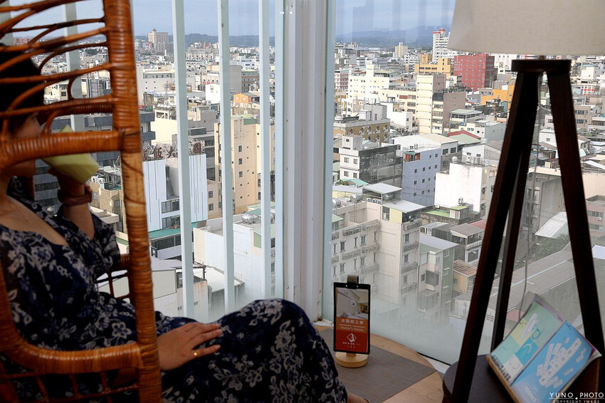 嘉義市西區安蘭居旅店|180度超廣視野俯瞰嘉義市景(嘉義火車站高CP值青年旅館住宿推薦)