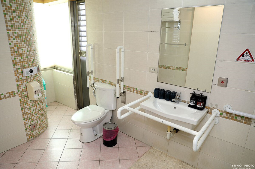 嘉義市西區安蘭居旅店|180度超廣視野俯瞰嘉義市景(嘉義火車站高CP值青年旅館住宿推薦)