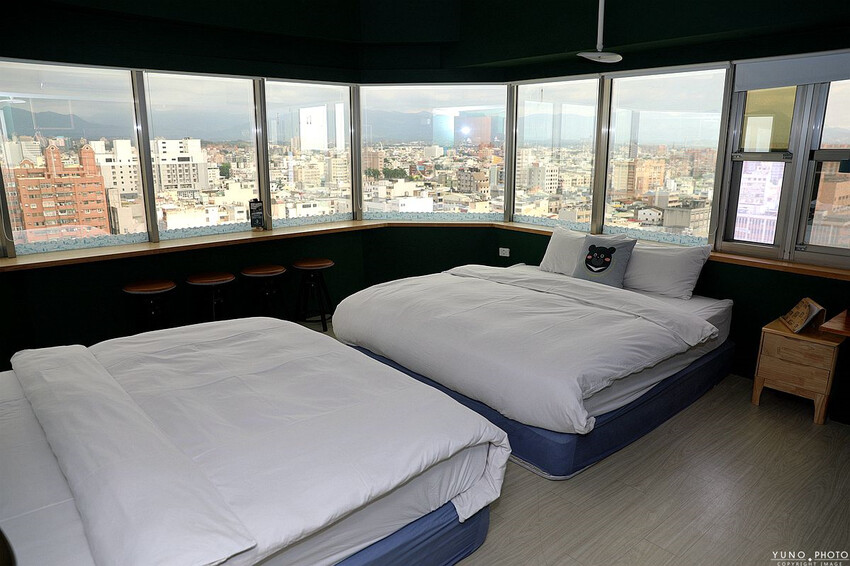 嘉義市西區安蘭居旅店|180度超廣視野俯瞰嘉義市景(嘉義火車站高CP值青年旅館住宿推薦)