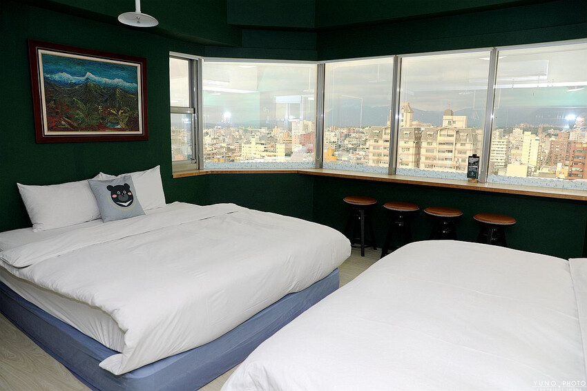 嘉義市西區安蘭居旅店|180度超廣視野俯瞰嘉義市景(嘉義火車站高CP值青年旅館住宿推薦)