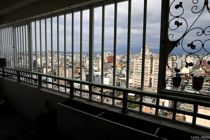 嘉義市西區安蘭居旅店|180度超廣視野俯瞰嘉義市景(嘉義火車站高CP值青年旅館住宿推薦)