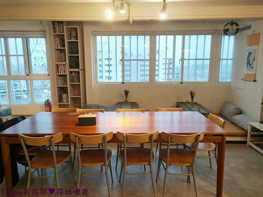 嘉義飯店【安蘭居旅店】高樓遠眺火車的優雅設計系!還有背包客房專屬客廳廚房│嘉義火車站│洗烘衣機│嘉義青旅 - Fresa芙芮莎♥莎旅憶食