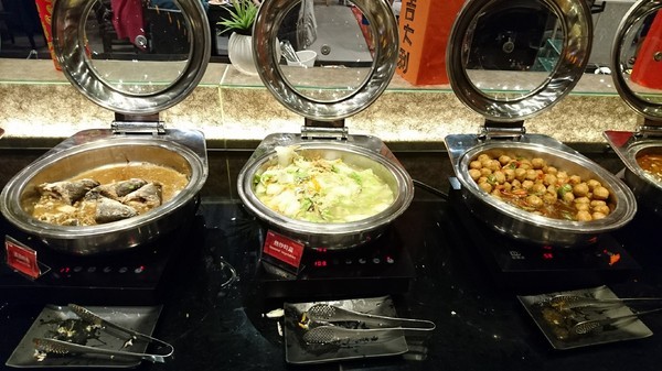 千葉火鍋(大昌尊爵館)：高雄~千葉火鍋(大昌尊爵館)~吃到飽火鍋餐廳~