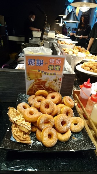 千葉火鍋(大昌尊爵館)：高雄~千葉火鍋(大昌尊爵館)~吃到飽火鍋餐廳~