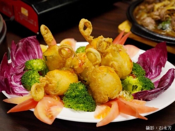 台中科博館美食推薦「飽閤醉酒店」四人餐豪華五層海鮮塔1000元