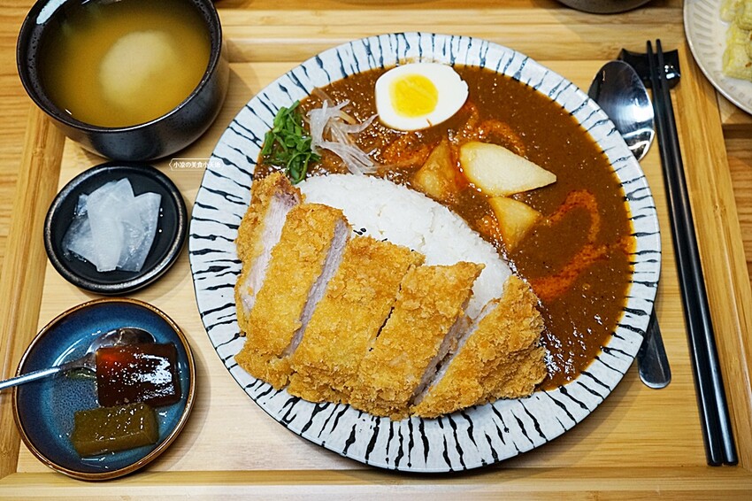 新開幕!!益民一中商圈手炒熟成咖哩、烏龍麵,內用免費升等套餐,還可免費加飯,且無服務費!!