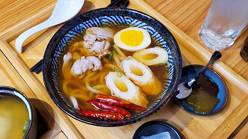 新開幕!!益民一中商圈手炒熟成咖哩、烏龍麵,內用免費升等套餐,還可免費加飯,且無服務費!!