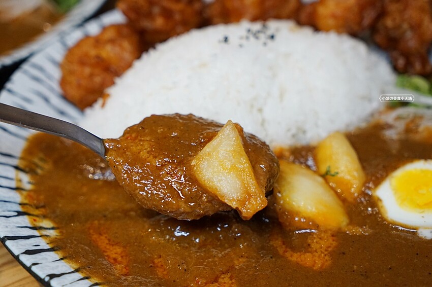 新開幕!!益民一中商圈手炒熟成咖哩、烏龍麵,內用免費升等套餐,還可免費加飯,且無服務費!!