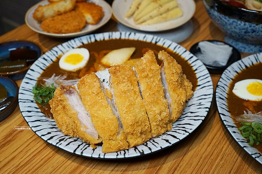 新開幕!!益民一中商圈手炒熟成咖哩、烏龍麵,內用免費升等套餐,還可免費加飯,且無服務費!!