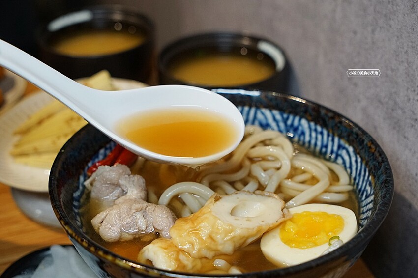 新開幕!!益民一中商圈手炒熟成咖哩、烏龍麵,內用免費升等套餐,還可免費加飯,且無服務費!!