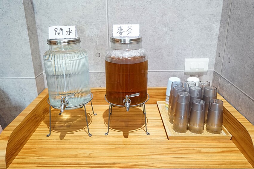 新開幕!!益民一中商圈手炒熟成咖哩、烏龍麵,內用免費升等套餐,還可免費加飯,且無服務費!!