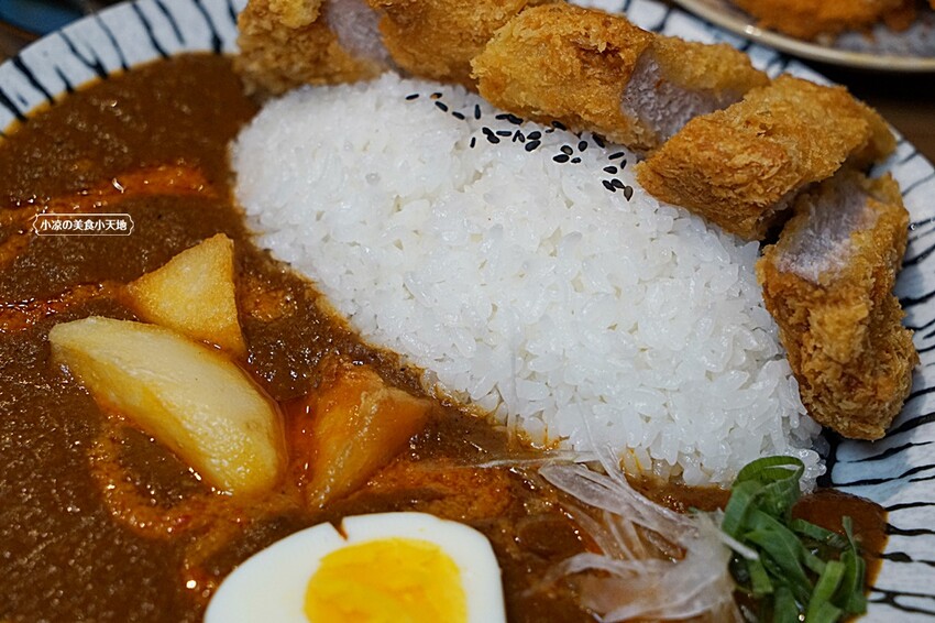 新開幕!!益民一中商圈手炒熟成咖哩、烏龍麵,內用免費升等套餐,還可免費加飯,且無服務費!!