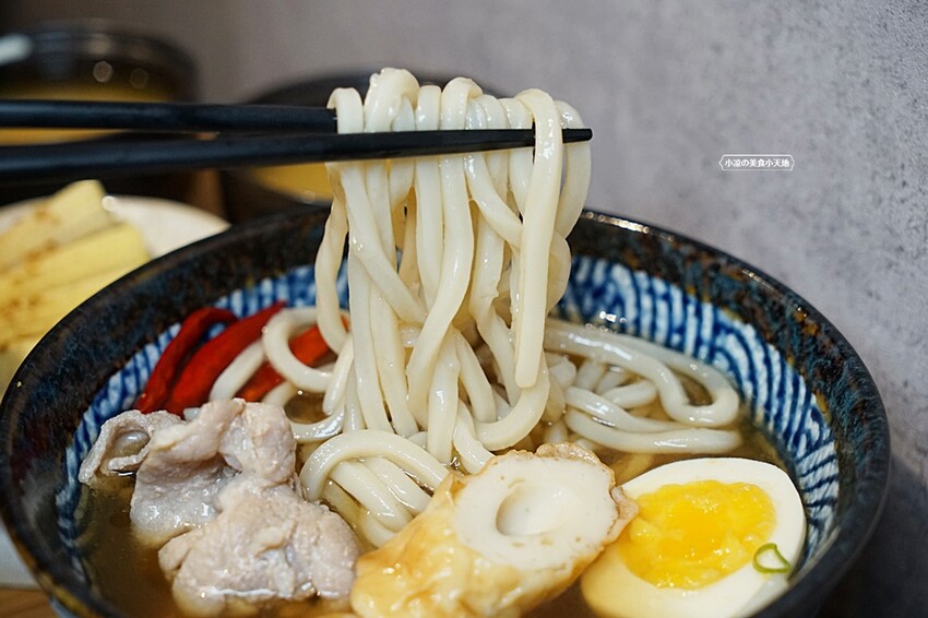 新開幕!!益民一中商圈手炒熟成咖哩、烏龍麵,內用免費升等套餐,還可免費加飯,且無服務費!!