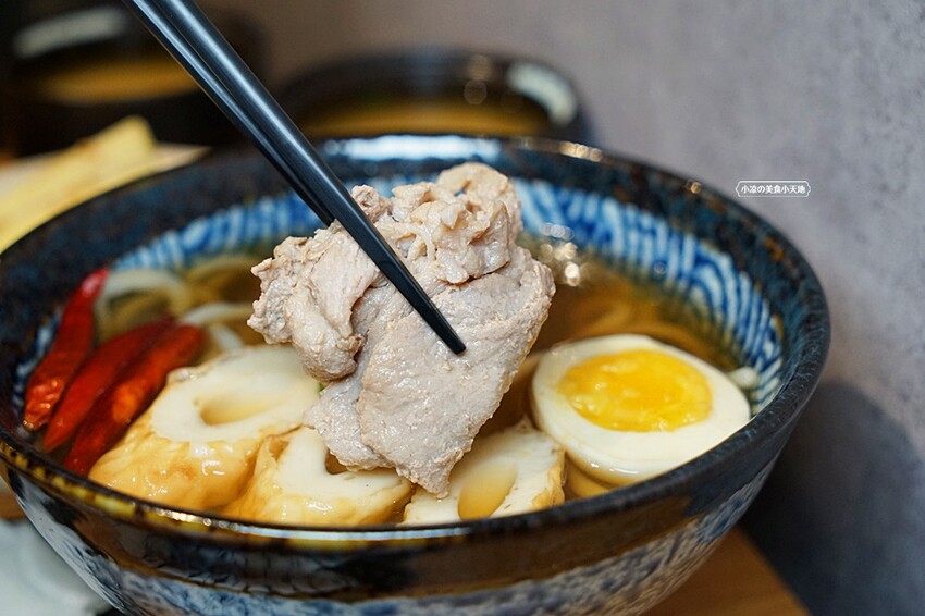 新開幕!!益民一中商圈手炒熟成咖哩、烏龍麵,內用免費升等套餐,還可免費加飯,且無服務費!!