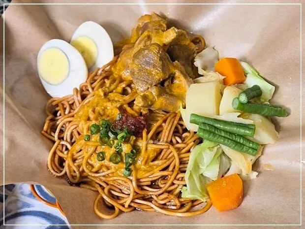 台中必吃正宗馬來西亞美食！叻沙、肉骨茶一次滿足，平價又美味。