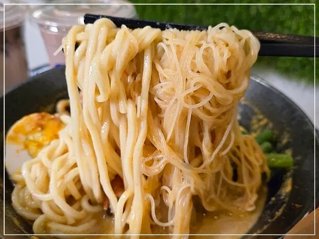 台中必吃正宗馬來西亞美食！叻沙、肉骨茶一次滿足，平價又美味。