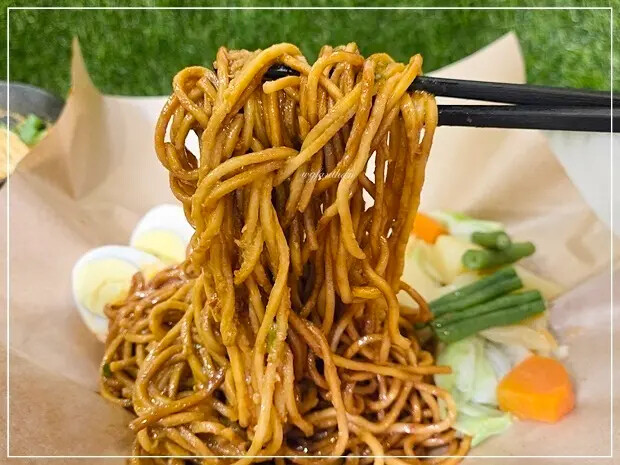 台中必吃正宗馬來西亞美食！叻沙、肉骨茶一次滿足，平價又美味。