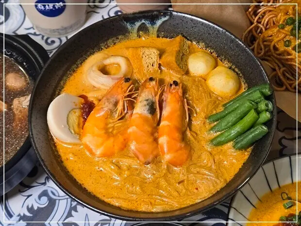 台中必吃正宗馬來西亞美食！叻沙、肉骨茶一次滿足，平價又美味。