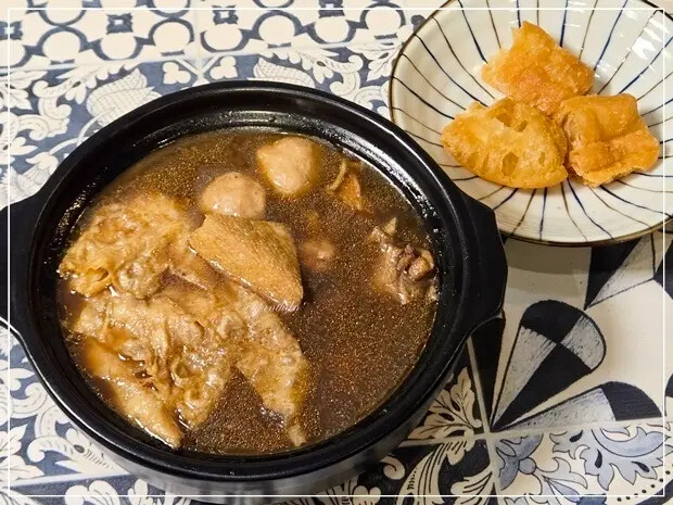 台中必吃正宗馬來西亞美食！叻沙、肉骨茶一次滿足，平價又美味。