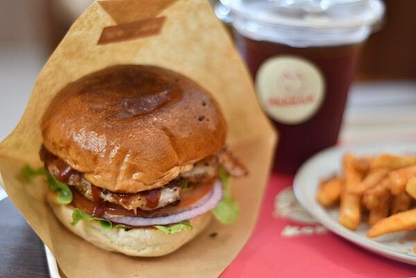 台南市東區【台南東區】KOKOMO 三明治漢堡~小小可愛的日式漢堡三明治專賣店。