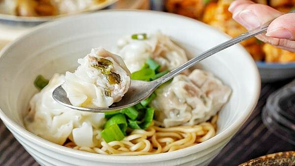 LINE_ALBUM_金家餛飩 二傻夫婦_230225_8.jpg