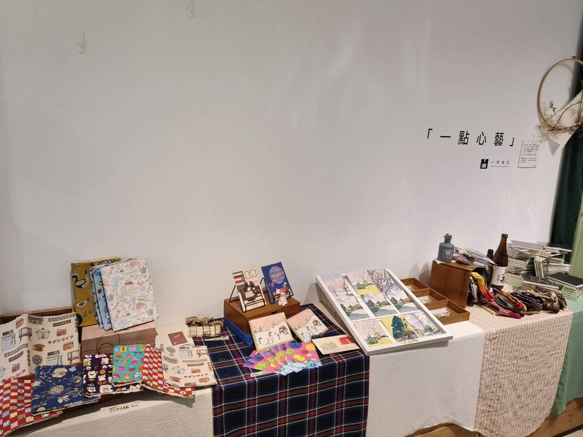 59052.jpg - 【台北.中山站】不限時寵物友善咖啡廳推薦。一間書店。隱身在青年旅館內一個採光超棒的咖啡廳