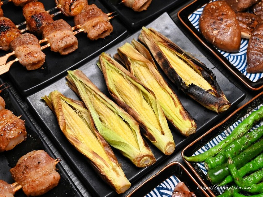 初海食堂｜台中厲害深夜食堂，純炭火直烤帝王蟹、龍蝦，生日壽星再送烤松葉蟹腳，台中碳烤海鮮推薦～