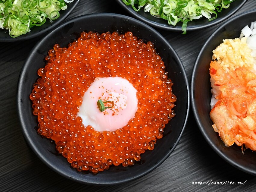 初海食堂｜台中厲害深夜食堂，純炭火直烤帝王蟹、龍蝦，生日壽星再送烤松葉蟹腳，台中碳烤海鮮推薦～