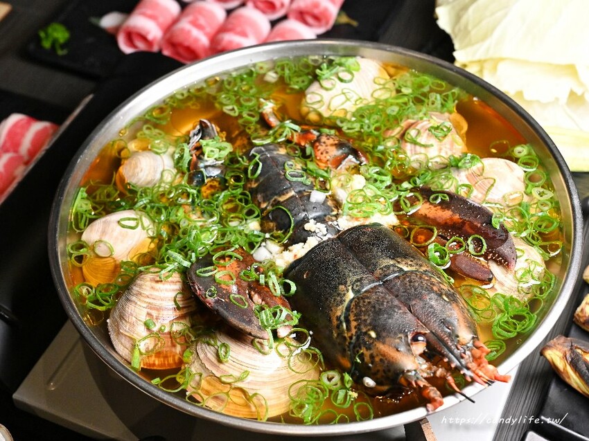 初海食堂｜台中厲害深夜食堂，純炭火直烤帝王蟹、龍蝦，生日壽星再送烤松葉蟹腳，台中碳烤海鮮推薦～