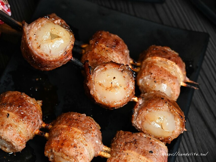 初海食堂｜台中厲害深夜食堂，純炭火直烤帝王蟹、龍蝦，生日壽星再送烤松葉蟹腳，台中碳烤海鮮推薦～