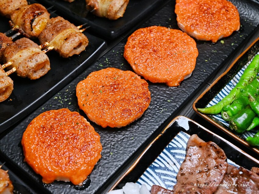 初海食堂｜台中厲害深夜食堂，純炭火直烤帝王蟹、龍蝦，生日壽星再送烤松葉蟹腳，台中碳烤海鮮推薦～