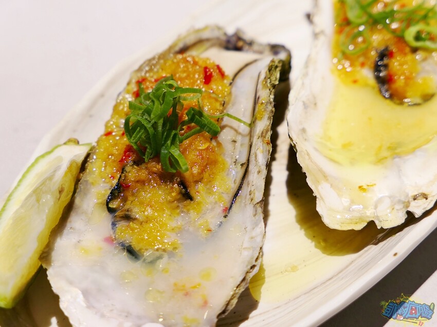 高雄特色美食【爆爆蛙 左營文學店】近高鐵站！全台第一家牛蛙拌鍋專賣店 香辣醇厚獨家秘方湯頭好驚豔！牛蛙烤物、牛蛙炸物人氣必吃！網美最愛獨家爆爆珠氣泡飲 - 跟著凱南瘋旅遊