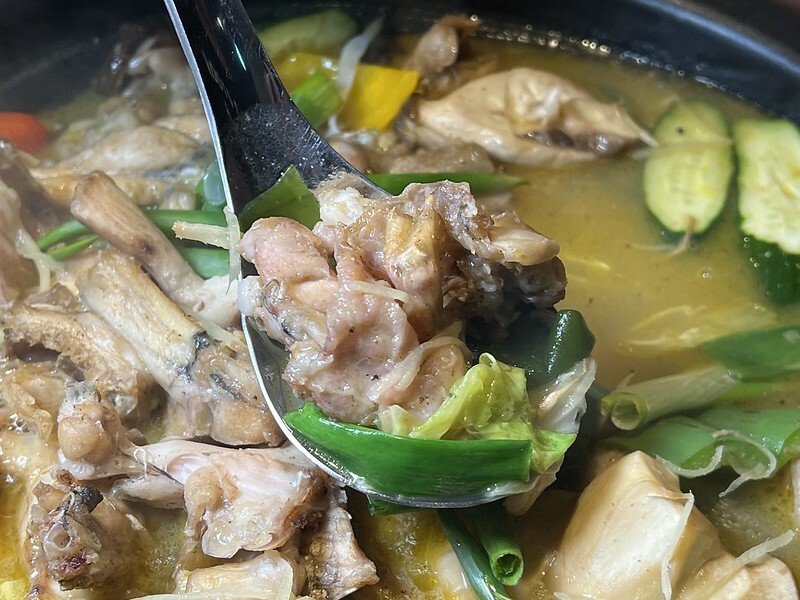 (左營美食)爆爆蛙 左營文學店~高雄第一吃出高鐵就開到!豐富青蛙料理這裡吃得到~全明星女孩推薦好店!爆爆蛙菜單