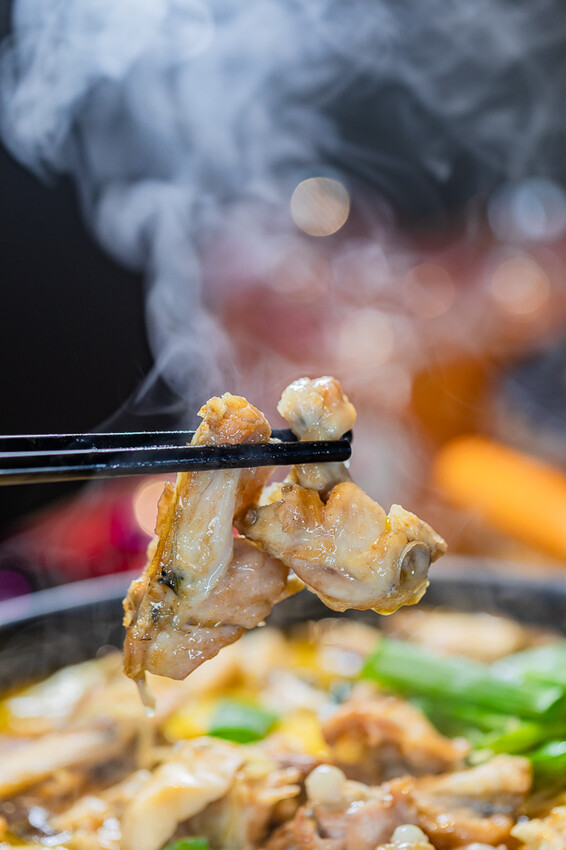 左營創意美食 x 麻辣鮮香 肥碩甜美創意蛙料理 潮流蛙鍋拌粉拌飯 宵夜歡飲的好去處-爆爆蛙 - 高雄旅遊王