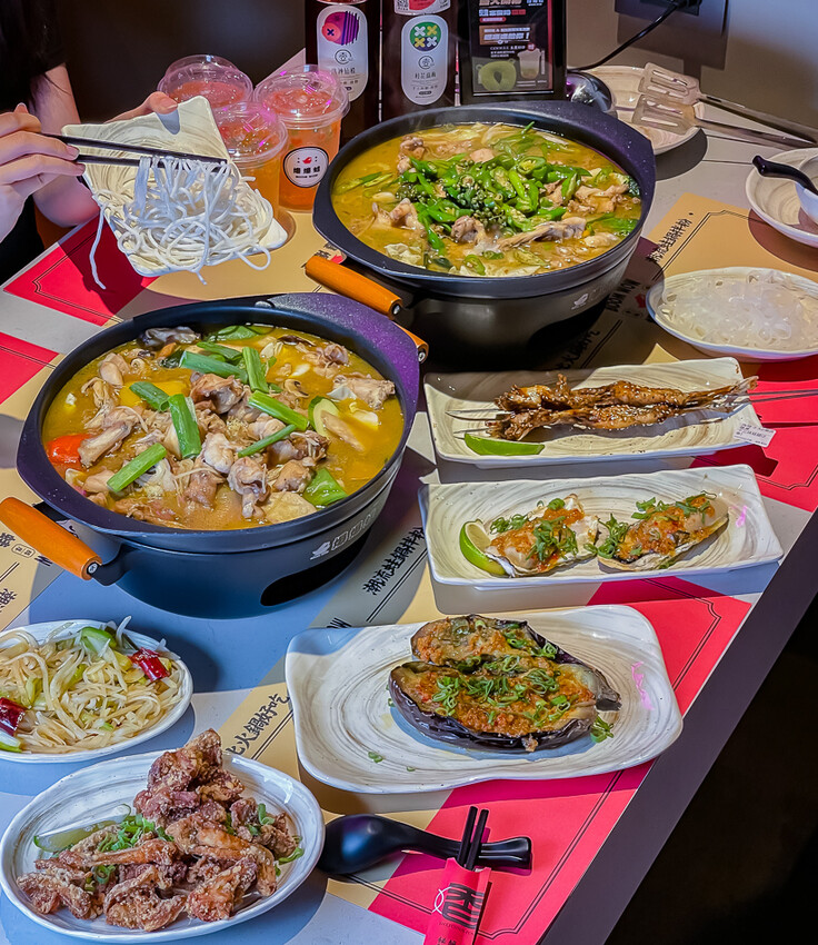 左營創意美食 x 麻辣鮮香 肥碩甜美創意蛙料理 潮流蛙鍋拌粉拌飯 宵夜歡飲的好去處-爆爆蛙 - 高雄旅遊王