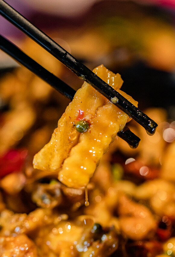 左營創意美食 x 麻辣鮮香 肥碩甜美創意蛙料理 潮流蛙鍋拌粉拌飯 宵夜歡飲的好去處-爆爆蛙 - 高雄旅遊王