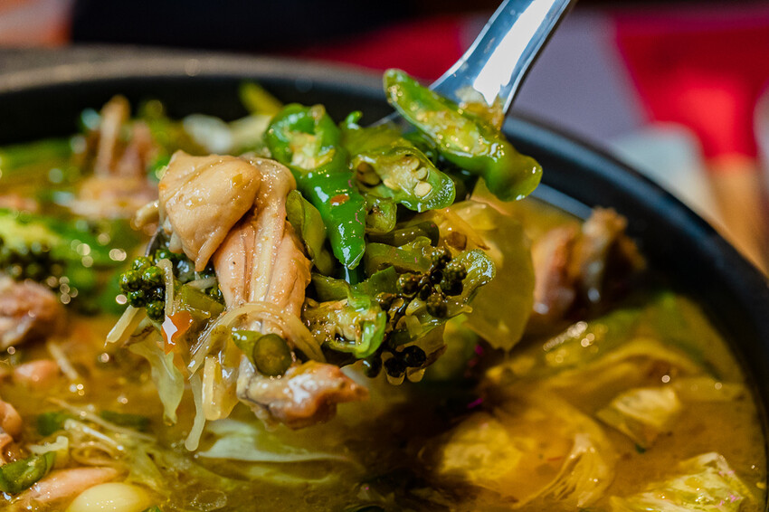 左營創意美食 x 麻辣鮮香 肥碩甜美創意蛙料理 潮流蛙鍋拌粉拌飯 宵夜歡飲的好去處-爆爆蛙 - 高雄旅遊王