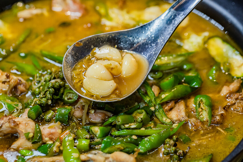 左營創意美食 x 麻辣鮮香 肥碩甜美創意蛙料理 潮流蛙鍋拌粉拌飯 宵夜歡飲的好去處-爆爆蛙 - 高雄旅遊王