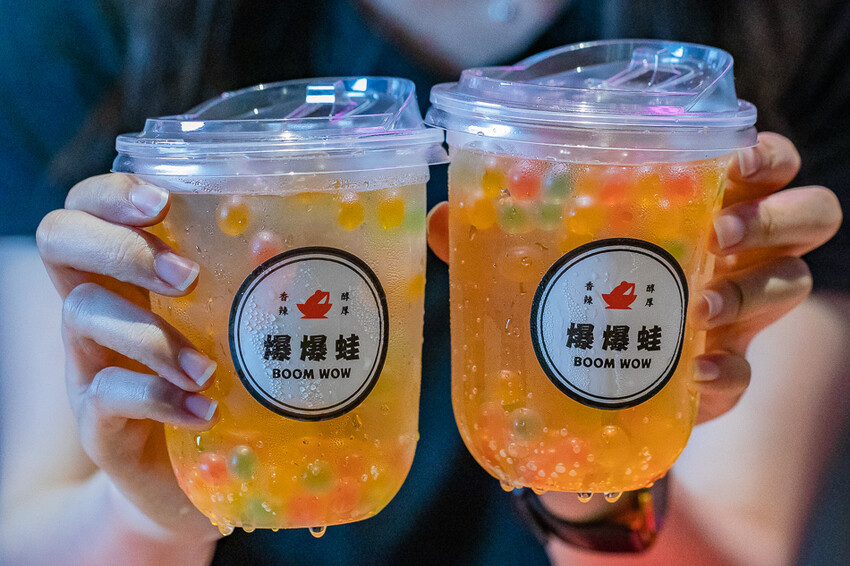 左營創意美食 x 麻辣鮮香 肥碩甜美創意蛙料理 潮流蛙鍋拌粉拌飯 宵夜歡飲的好去處-爆爆蛙 - 高雄旅遊王