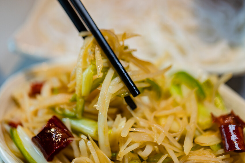 左營創意美食 x 麻辣鮮香 肥碩甜美創意蛙料理 潮流蛙鍋拌粉拌飯 宵夜歡飲的好去處-爆爆蛙 - 高雄旅遊王