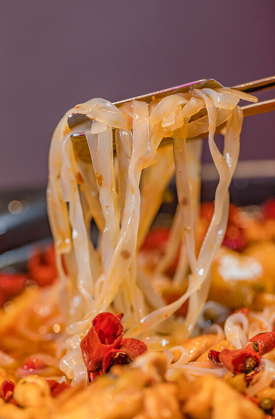 左營創意美食 x 麻辣鮮香 肥碩甜美創意蛙料理 潮流蛙鍋拌粉拌飯 宵夜歡飲的好去處-爆爆蛙 - 高雄旅遊王