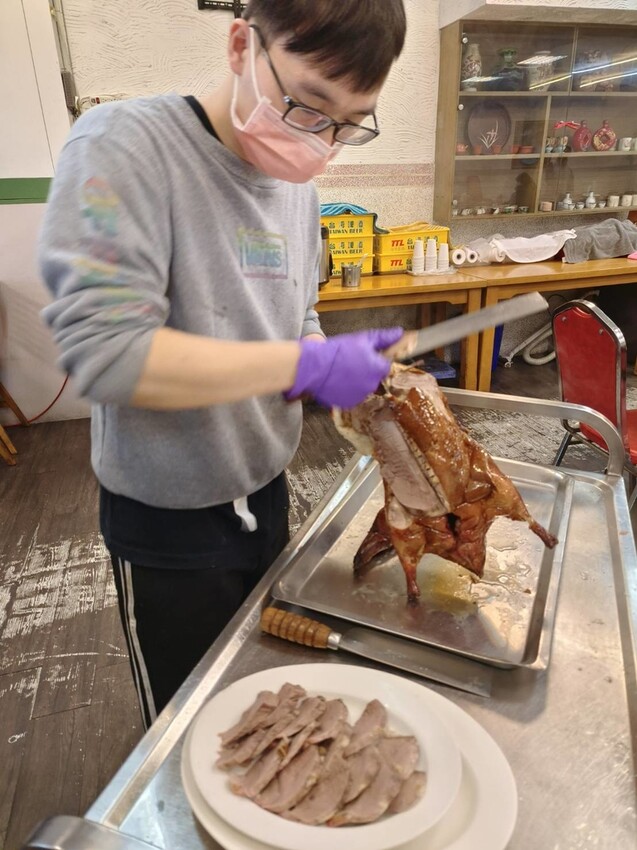 59921.jpg - 【基隆】大武崙海灘美食推薦。陳平良烤鴨美味的一鴨六吃來自馬祖的海鮮佛手+海螺+鰻魚 59921.jpg - 【基隆】大武崙海灘美食推薦。陳平良烤鴨美味的一鴨六吃來自馬祖的海鮮佛手+海螺+鰻魚