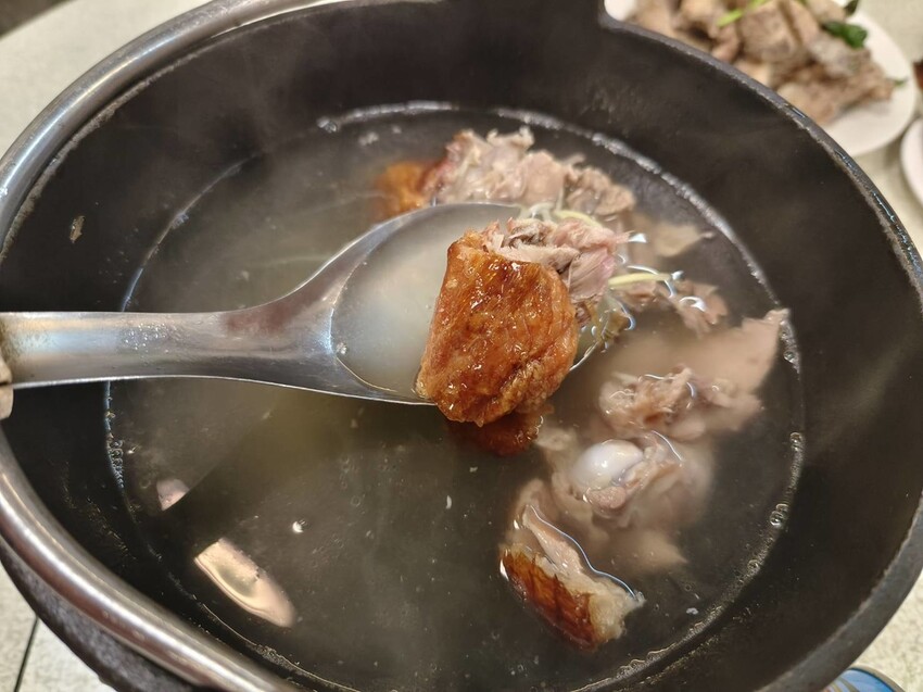 59908.jpg - 【基隆】大武崙海灘美食推薦。陳平良烤鴨美味的一鴨六吃來自馬祖的海鮮佛手+海螺+鰻魚 59908.jpg - 【基隆】大武崙海灘美食推薦。陳平良烤鴨美味的一鴨六吃來自馬祖的海鮮佛手+海螺+鰻魚